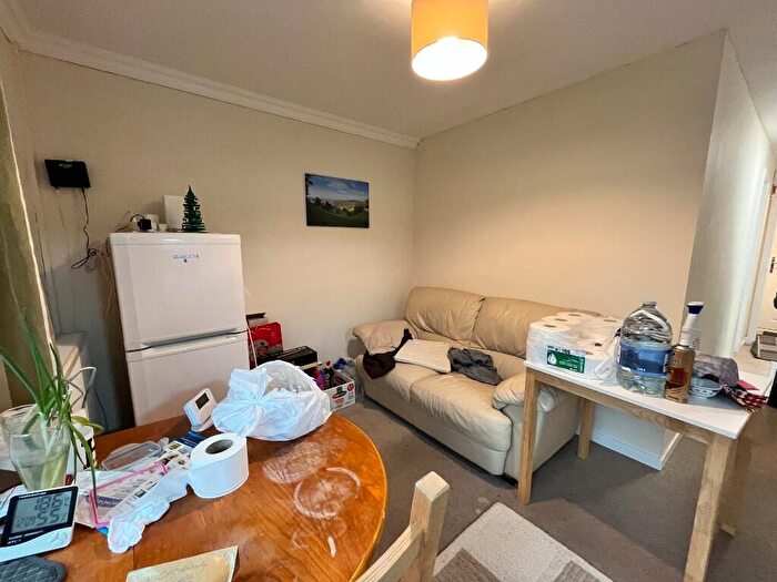 2 Bedroom Terraced House To Rent In Chevening Close, [Ref: KhpLlt], BS34