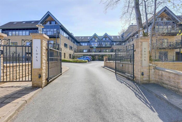 2 Bedroom Flat To Rent In Sunny Bank Road, Helmshore, Rossendale, BB4