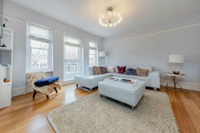 2 Bedroom Flat To Rent In Beaumont Crescent, London, W14