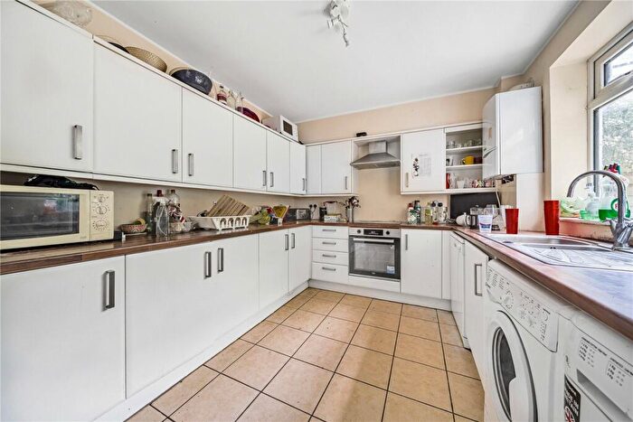 4 Bedroom Terraced House To Rent In Vawdrey Close, London, E1