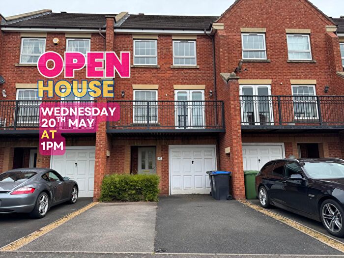 4 Bedroom Town House To Rent In Banquo Approach, Warwick, CV34