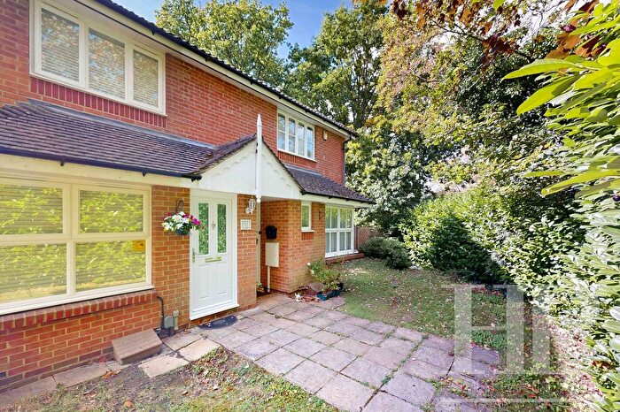 3 Bedroom Semi-Detached House To Rent In Goffs Park Road, Crawley, RH11