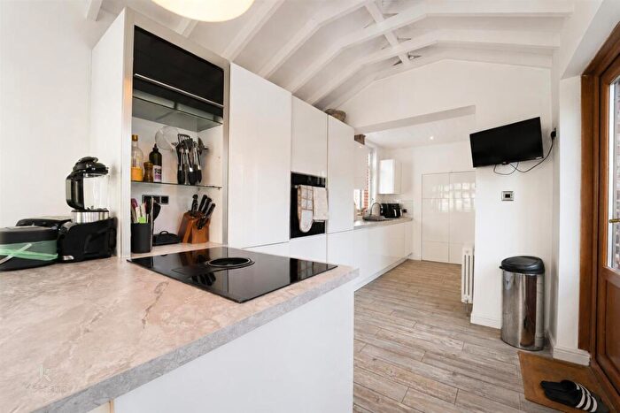3 Bedroom Semi Detached House For Sale In Hallwood Avenue, Salford, M6