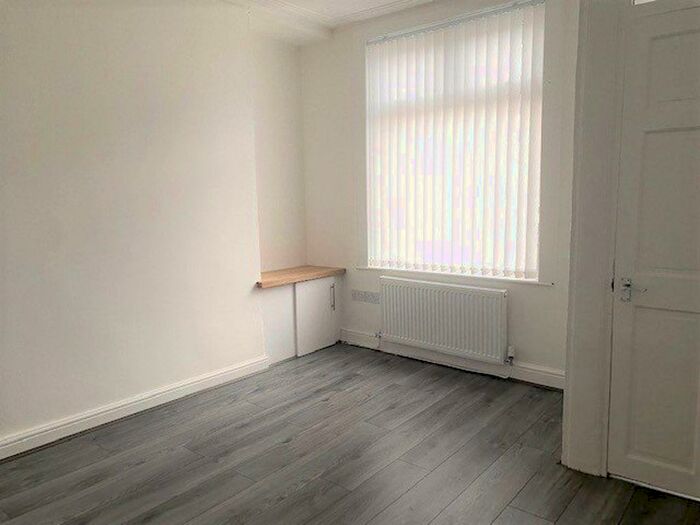 2 Bedroom House To Rent In Ulster Road, L13