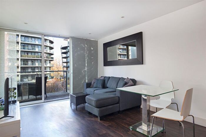 1 Bedroom Flat To Rent In Howard Building, Chelsea Bridge Wharf, Battersea, SW11