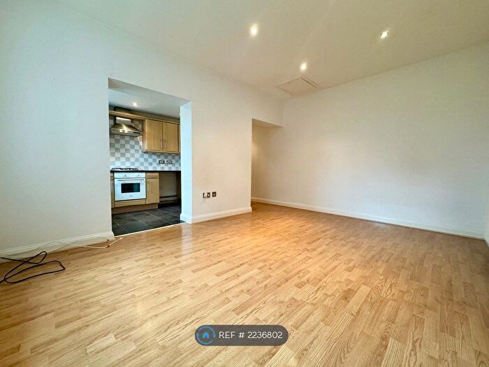 2 Bedroom Flat To Rent In Chetwynd Court, Stockton-On-Tees, TS19