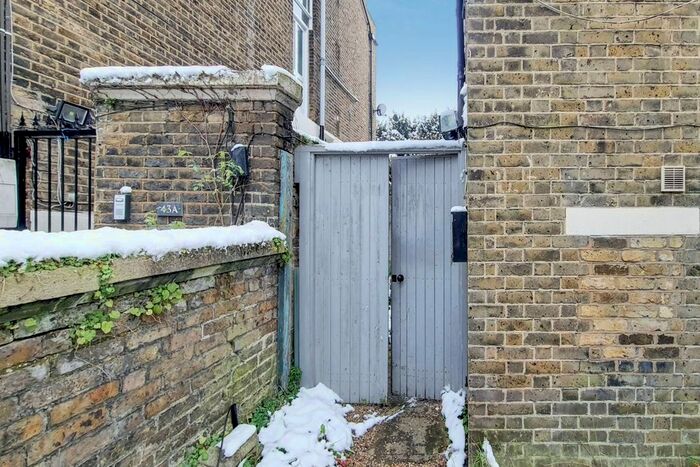 2 Bedroom Flat To Rent In Wickham Road, Brockley, London, SE4