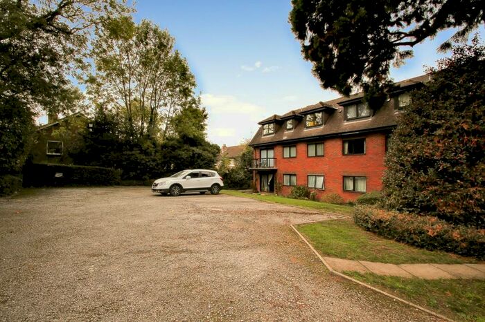 2 Bedroom Flat To Rent In Orchard Lodge, Woodside Grove, North Finchley, N12