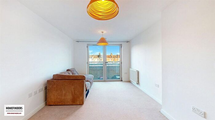 1 Bedroom Flat For Sale In Romford Road, Stratford, E15