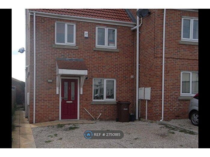 3 Bedroom End Terrace House To Rent In Short Street, Featherstone, WF7