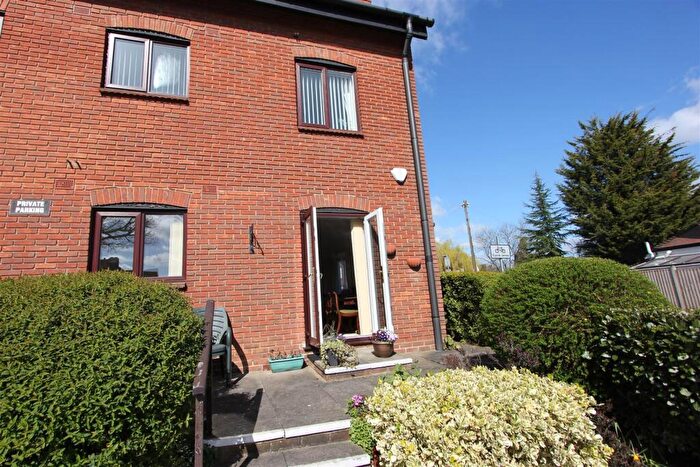 1 Bedroom Retirement Property For Sale In Chelmsford Road, Shenfield, Brentwood, CM15