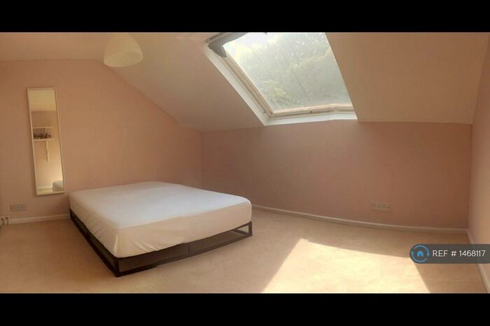 3 Bedroom Terraced House To Rent In Strawmead, Hatfield, AL10