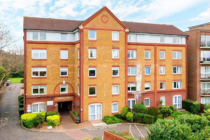 1 Bedroom Flat For Sale In Fairview Court, Kingston Upon Thames, KT2
