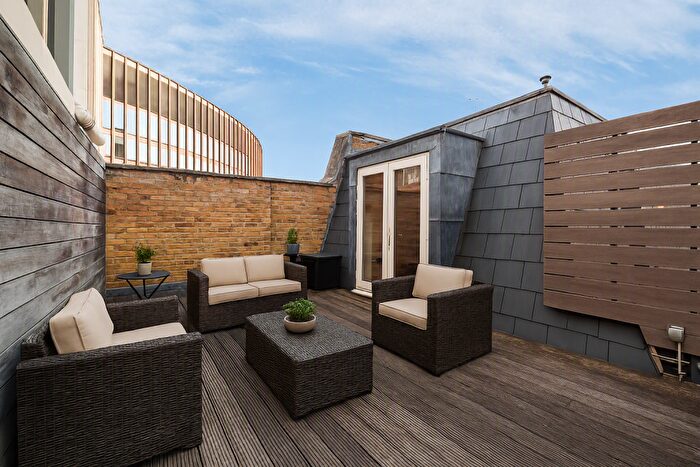 2 Bedroom Flat For Sale In Martin Lane, London, EC4R