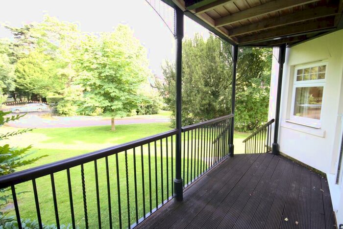 2 Bedroom Apartment To Rent In Court Road Maidenhead Berkshire, SL6