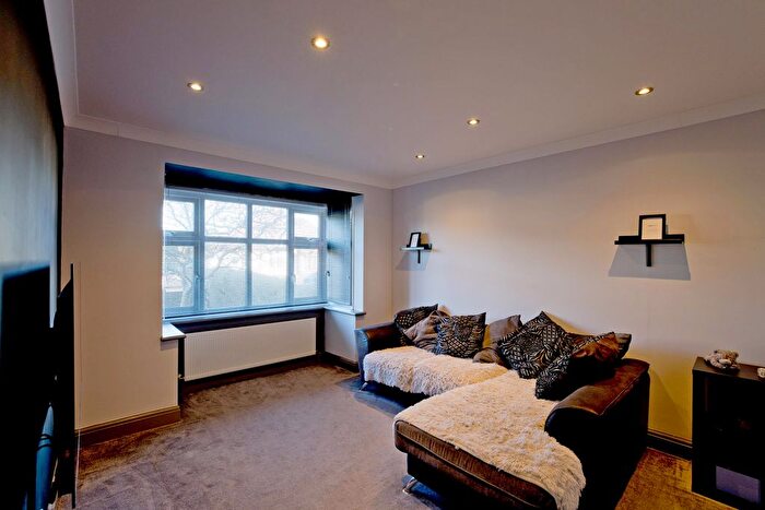 3 Bedroom Semi-Detached House To Rent In West View Road, Swanley, BR8