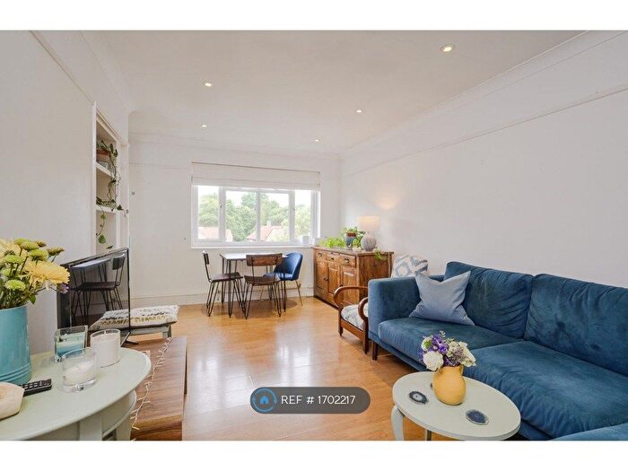 2 Bedroom Flat To Rent In Wimbledon, London, SW19