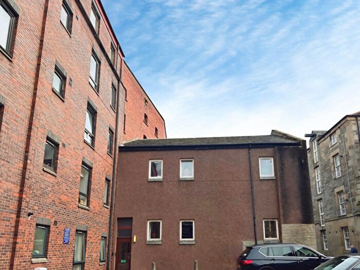 2 Bedroom Flat To Rent In Maritime Lane, Edinburgh, EH6