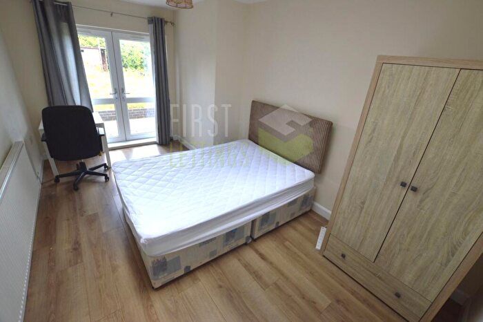 5 Bedroom Semi Detached House To Rent In Queens Road, Clarendon Park, LE2