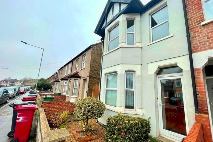 3 Bedroom Property To Rent In Ragstone Road, Slough SL1