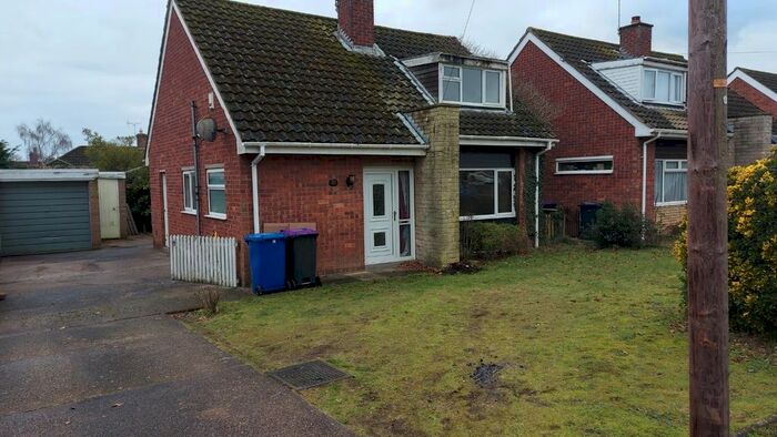 3 Bedroom Detached House For Sale In The Grove, Lea, Gainsborough, DN21