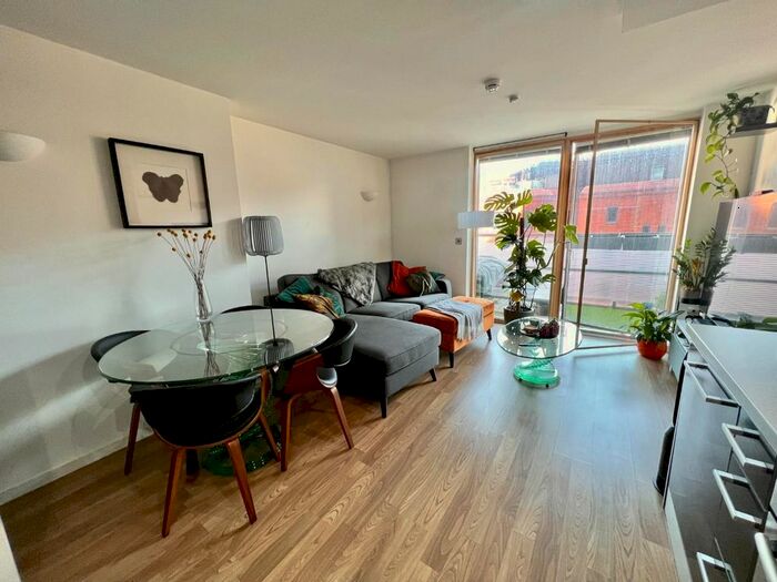 2 Bedroom Flat To Rent In Wellington Quarter West Point, Wellington Street, Leeds, LS1