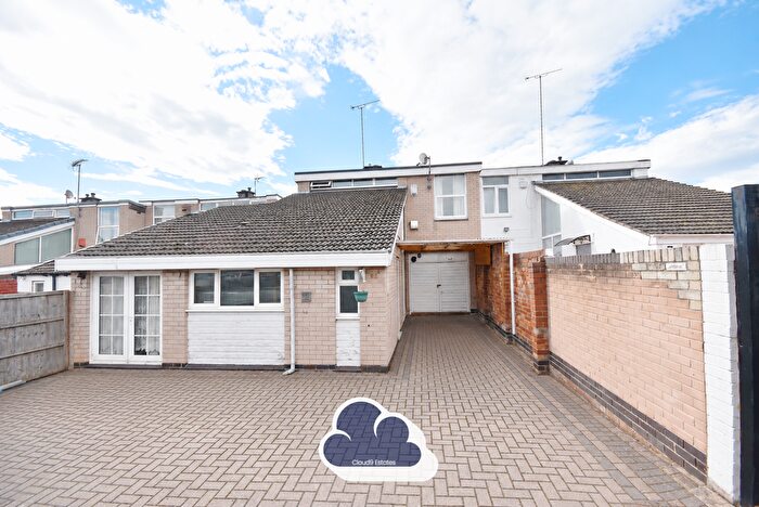 3 Bedroom Semi-Detached House For Sale In Nordic Drift, Coventry, CV2