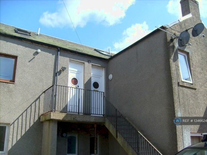 3 Bedroom Flat To Rent In Coronation Street, Carstairs, ML11