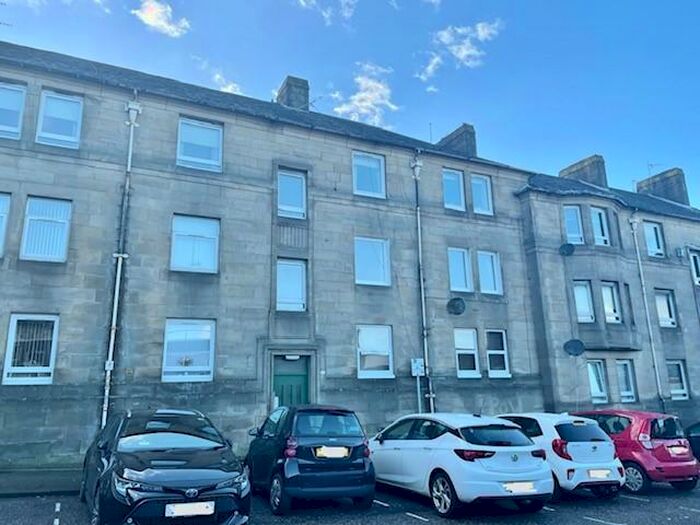 2 Bedroom Flat To Rent In Smith Street Greenock, PA15