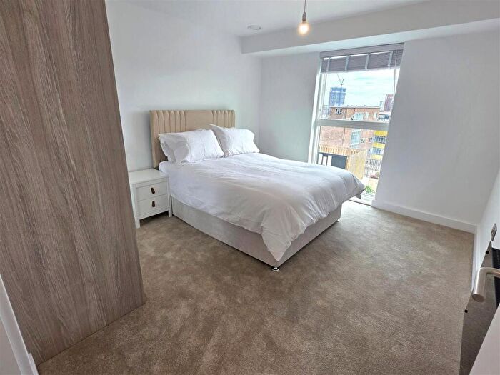 2 Bedroom Apartment To Rent In Chapmans Yard, Upper Gough Street, Birmingham, B1