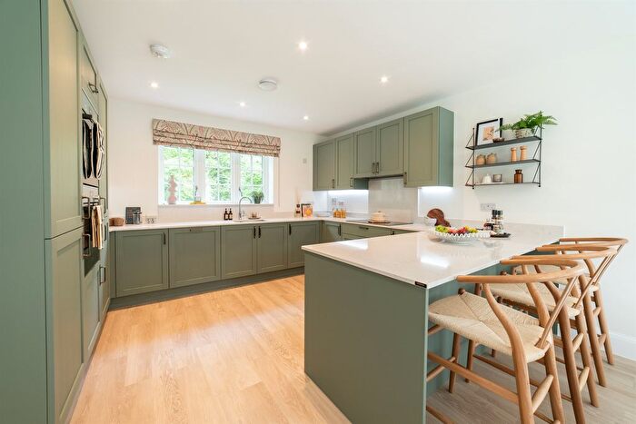 3 Bedroom Detached House For Sale In Hoe Lane, North Baddesley, Southampton, SO52