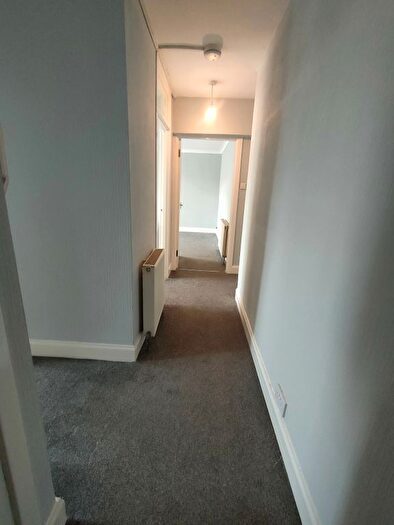 2 Bedroom Flat To Rent In Kemnay Gardens, Dundee, DD4