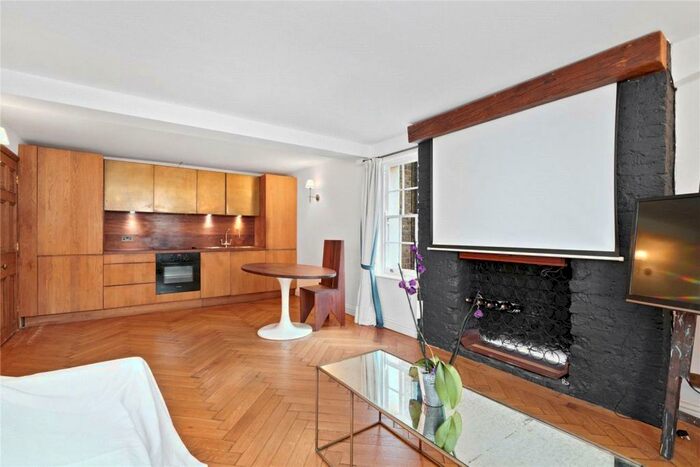 2 Bedroom Apartment To Rent In Chagford Street, Marylebone, London, NW1