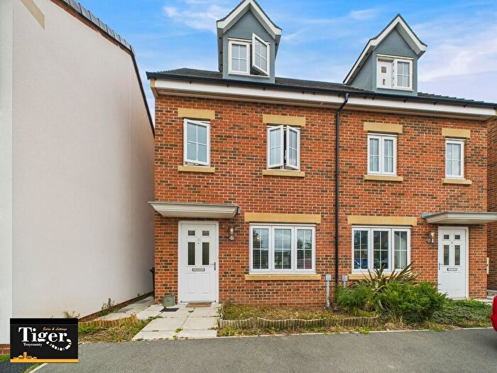 3 Bedroom Semi-Detached House For Sale In Blackfield Gardens, Warton, PR4