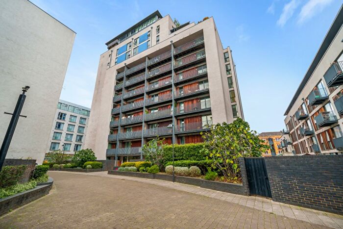 1 Bedroom Flat To Rent In Antonine Heights, City Walk, London, SE1