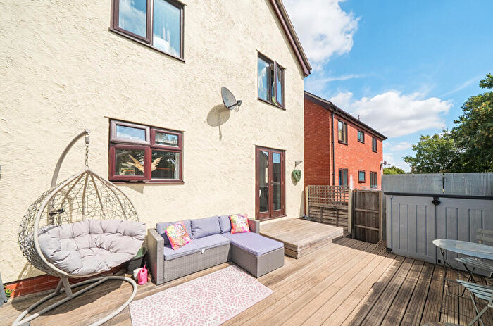 2 Bedroom Maisonette For Sale In Godfrey Way, Dunmow, Essex, CM6