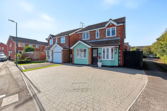 3 Bedroom Detached House For Sale In Ten Acre Way, Rainham, Gillingham, ME8