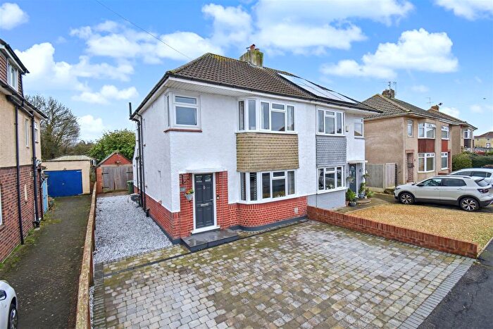 3 Bedroom Semi Detached House For Sale In Ravenscourt Road, Patchway, Bristol, BS34