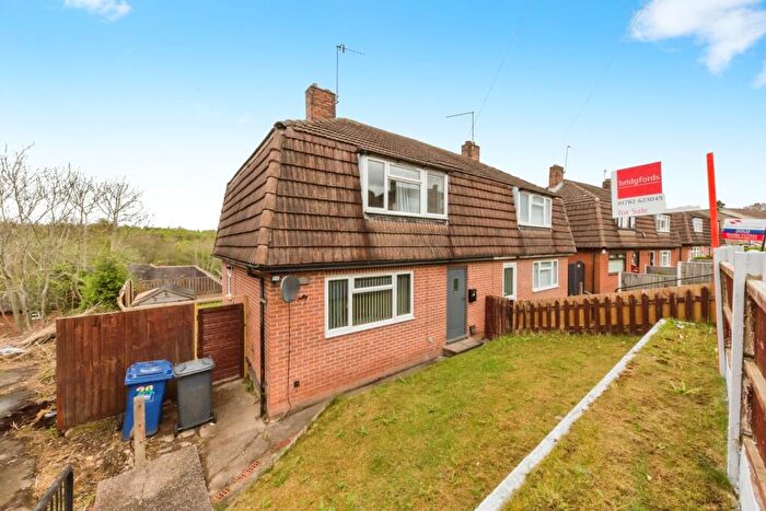 3 Bedroom Semi-Detached House For Sale In Bath Road, Newcastle, Staffordshire, ST5