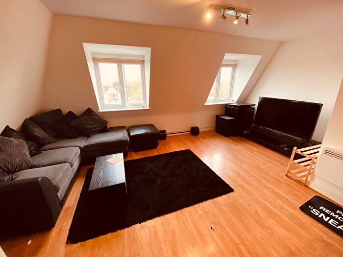 1 Bedroom Flat To Rent In Great North Road, Barnet, EN5