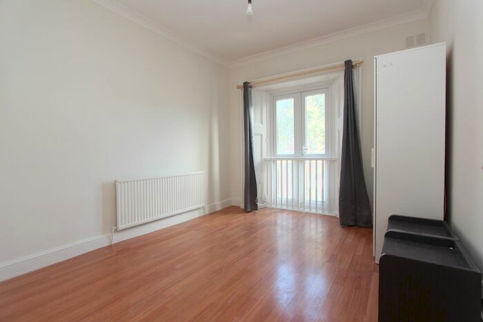 2 Bedroom Flat To Rent In Ladbroke Grove, London, W10