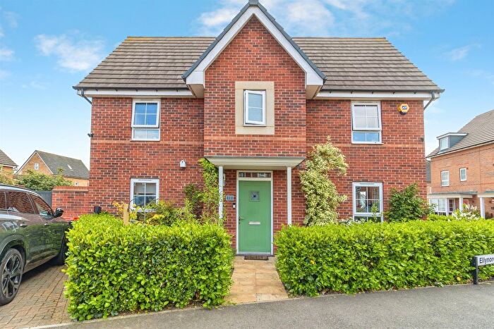 3 Bedroom Semi Detached House For Sale In Ellynore Close, Brooklands, Milton Keynes, MK10
