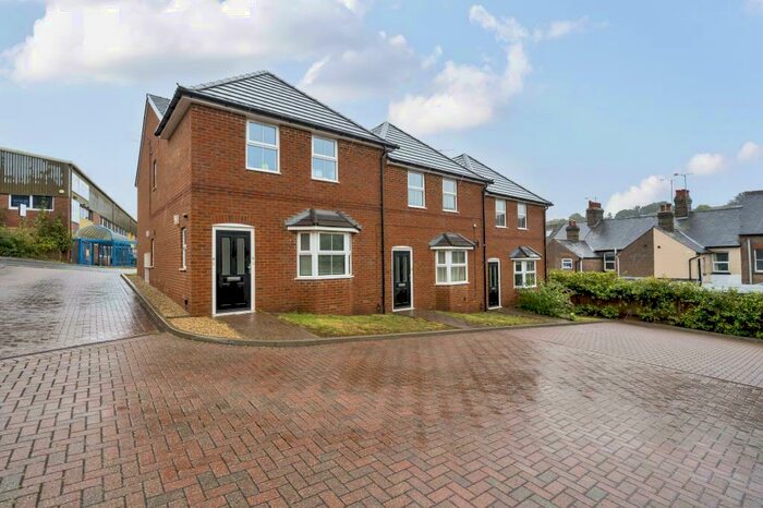 2 Bedroom Apartment To Rent In Addison Road, Chesham, HP5