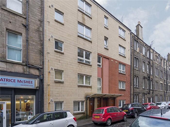 2 Bedroom Flat To Rent In Pirrie Street, Edinburgh, EH6