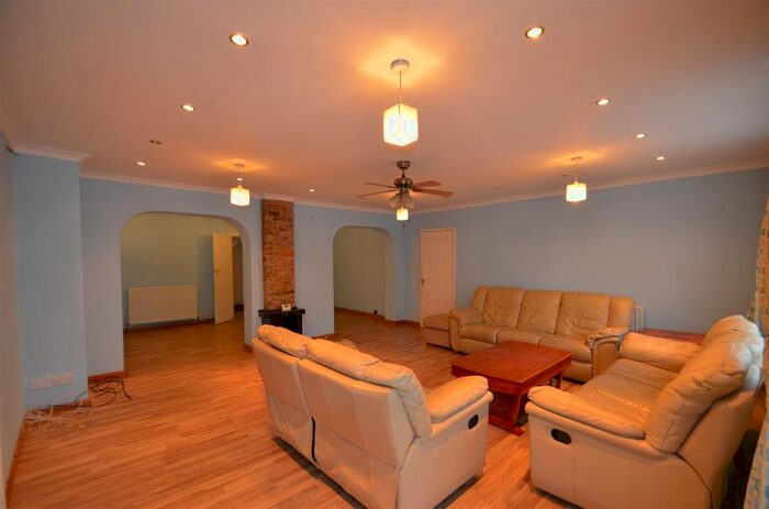 5 Bedroom Detached House To Rent In Swakeleys Road, Ickenham, UB10