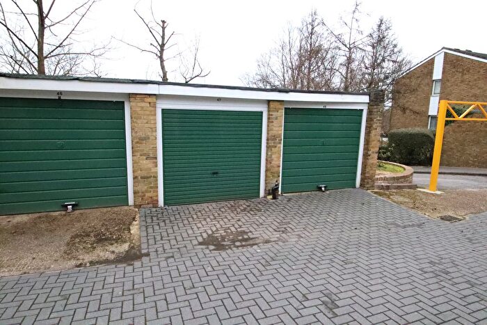 Garage / Parking To Rent In Markfield, Croydon, CR0