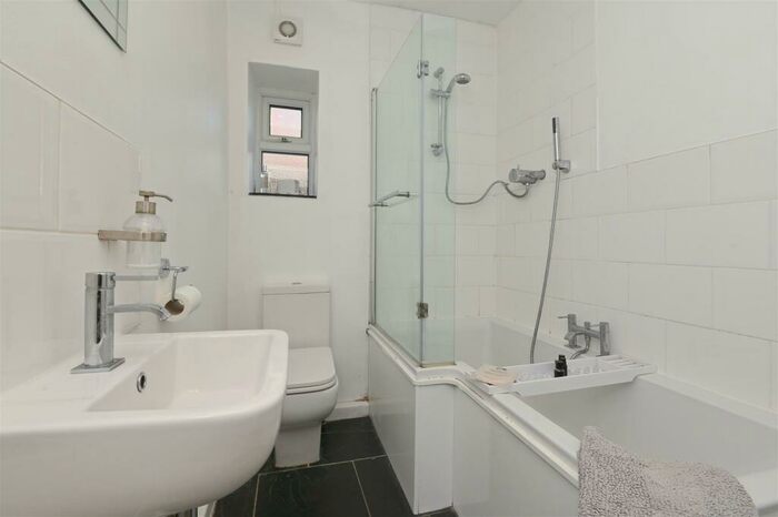 3 Bedroom Terraced House For Sale In Main Road, Hathersage, Hope Valley, S32