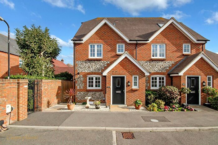 3 Bedroom Semi Detached House For Sale In Willow Wood Close, Angmering, BN16