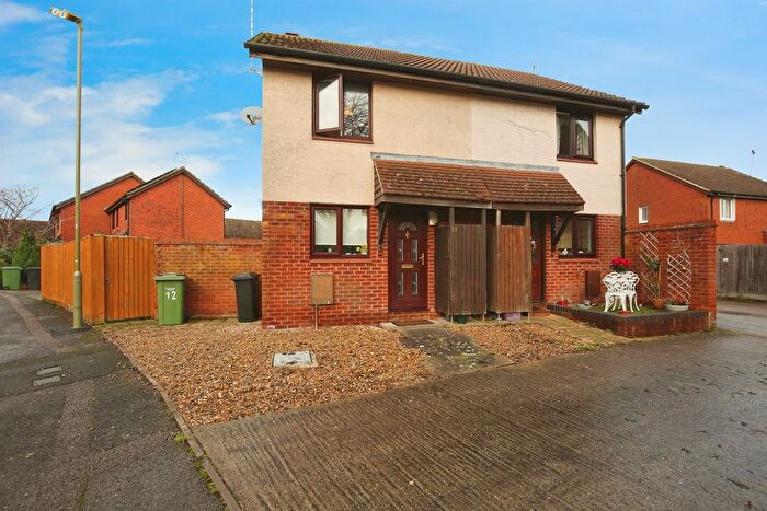 2 Bedroom Semi Detached House For Sale In Worcester Drive, Didcot, OX11