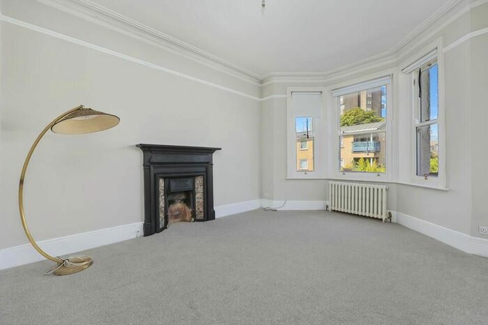 2 Bedroom Flat To Rent In Hackford Road, London, SW9